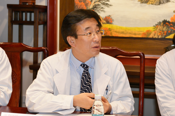 中日友好医院院长副院长中日友好医院院长和副院长组成医院的领导团队，负责医院的全面管理和运营工作。以下是中日友好医院院长和副院长的相关信息