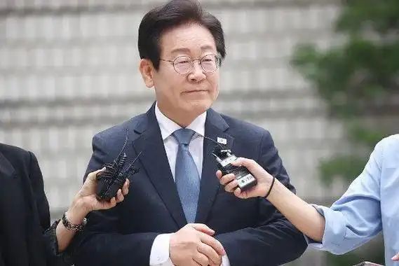 李在明最新消息李在明最新消息，揭秘他的成长历程、事业高峰与未来展望