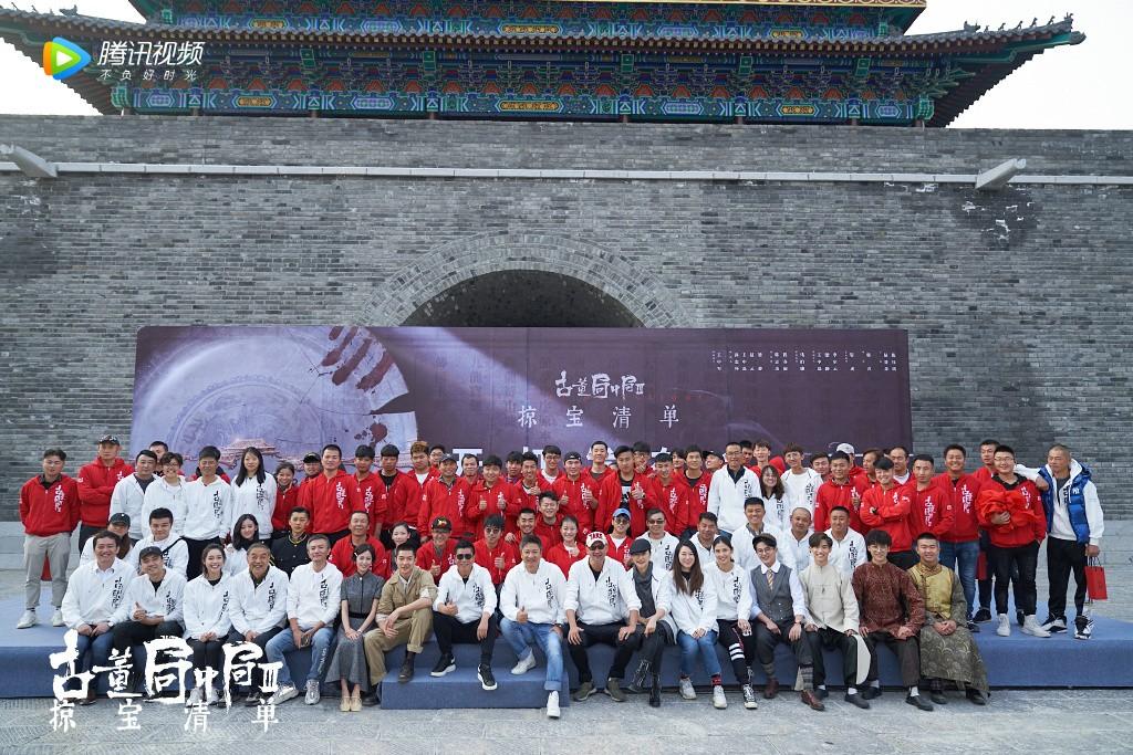 盗墓贼看小说学盗墓挖走20余件国宝盗墓贼竟通过小说学习盗墓，挖走20余件国宝，警示社会关注文物保护